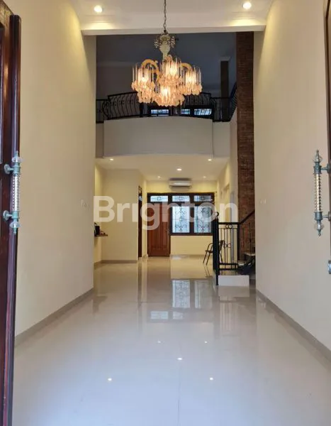 image RUMAH MEWAH DI SEMARANG INDAH (4)