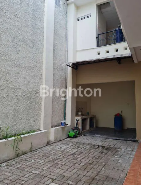 image RUMAH MEWAH DI SEMARANG INDAH (7)