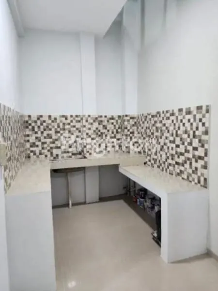 image RUMAH BAGUS SIAP HUNI DI PERUMAHAN ELIT.DEKAT PINTU TOL JAGORAWI.DANAU BOGOR RAYA.BOGOR (8)