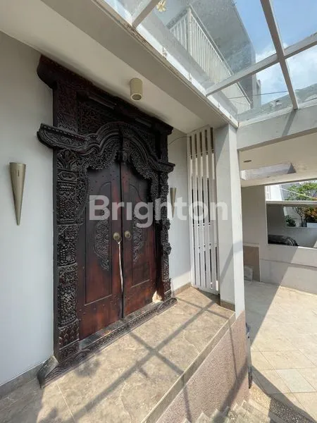 image RUMAH BANGUNAN MODERN DEKAT AKSES PINTU TOLL BRIGIF JAGAKARSA JAKARTA SELATAN (8)