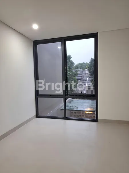 image DIJUAL RUMAH ELEGAN 2 LANTAI DI SERPONG GARDEN 1 - CISAUK (8)