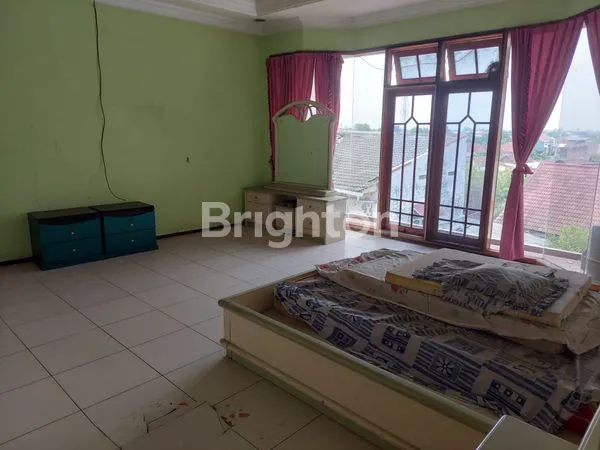 image JALAN RAYA MOJOPAHIT (2)