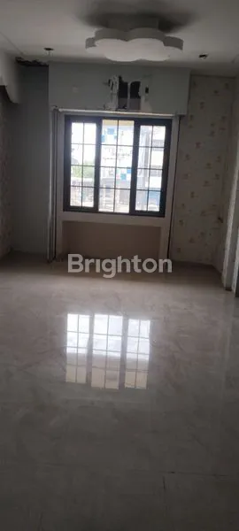 image RUKO GANDENG DUA PINTU TIGA LANTAI AREA BASUKI RAHMAT (2)