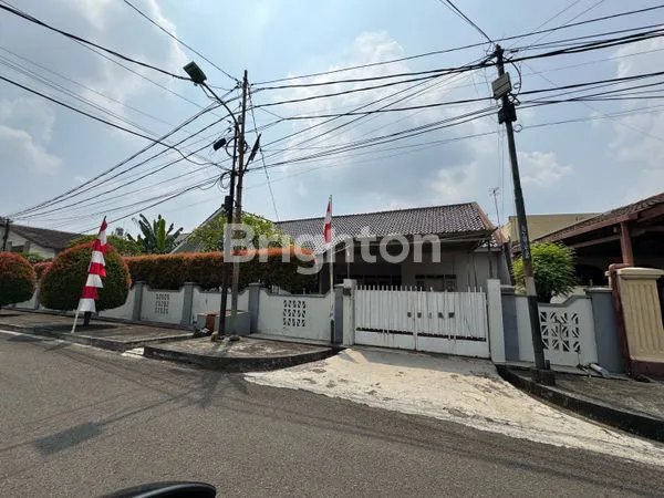 image DIJUAL RUMAH HOEK DI DAERAH KAYU PUTIH PULOGADUNG JAKARTA TIMUR. TENANG DAN BEBAS BANJIR. (1)