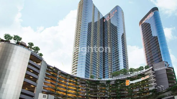 image APARTEMEN MEWAH DI ATAS TUNJUNGAN PLAZA 6, FULLY FURNISHED BARU, PRIVATE LIFT, FASILITAS BINTANG LIMA BERGAYA RESOR, DENGAN PEMANDANGAN INDAH KOTA SURABAYA !   (1)