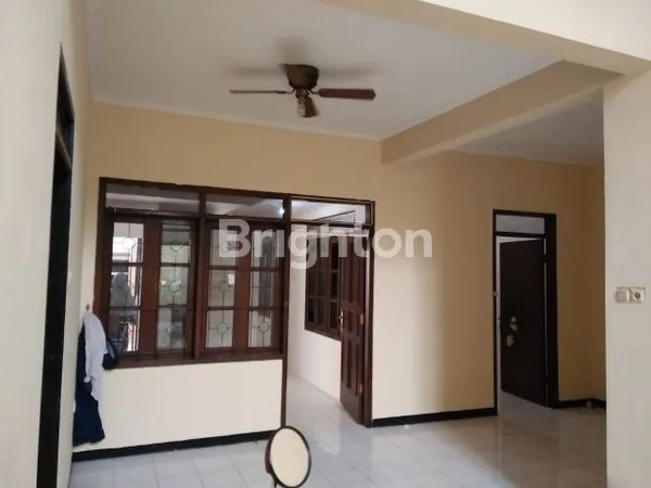 image RUMAH DI SIMPANG DARMO PERMAI SELATAN (4)