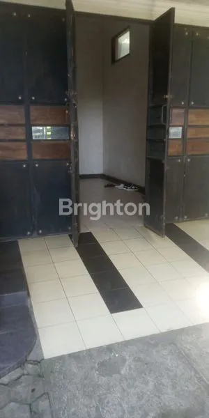 image RUMAH SIAP HUNI DENGAN TANAH YANG LUAS DI KARTOHARJO MADIUN (4)