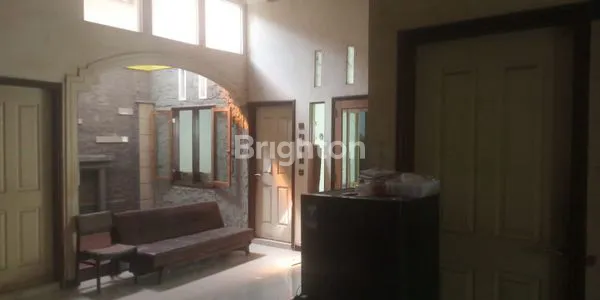 image RUMAH SIAP HUNI DENGAN TANAH YANG LUAS DI KARTOHARJO MADIUN (1)