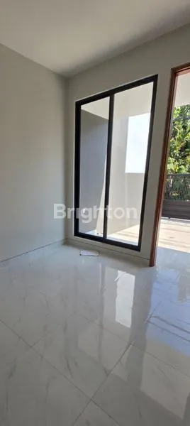 image RUMAH MUNGIL BERKUALITAS JEJER 2UNIT KUTISARI INDAH UTARA (8)
