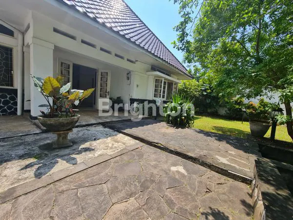 image HERITAGE HOUSE SEJAK 1930 , LINGKUNGAN ELIT ,ASRI DAN TENANG MENTENG (2)