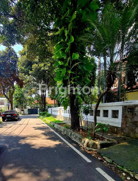 image RUMAH HERITAGE DI LINGKUNGAN ELIT MENTENG , ASRI. TENANG (5)