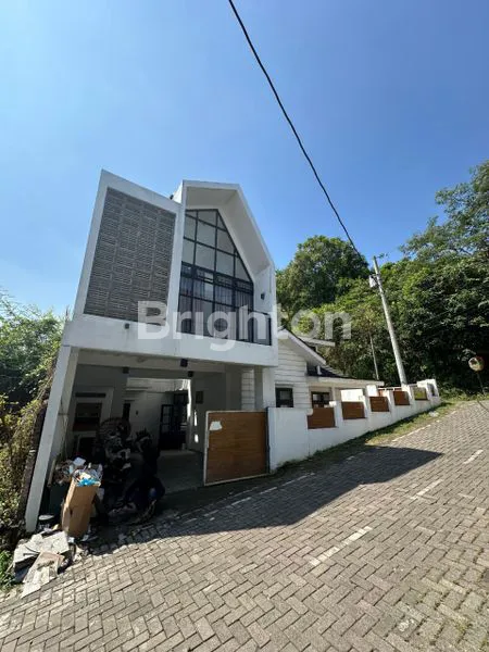 image DIJUAL CEPAT RUMAH MEWAH DI SEMARANG BARAT (1)
