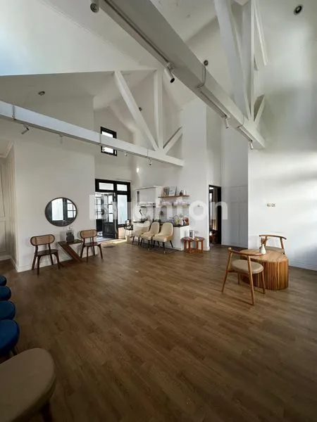 image DIJUAL CEPAT RUMAH MEWAH DI SEMARANG BARAT (3)