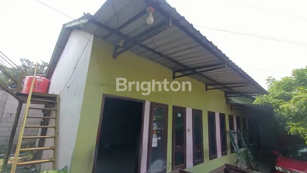 image RUMAH DAN TEMPAT USAHA DI RING ROAD MOJOSONGO (5)