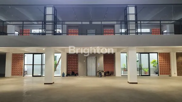 image GEDUNG 3 LANTAI BAGUS PARKIR LUAS 100 METER DARI JALAN SUDIRMAN SEMARANG (4)