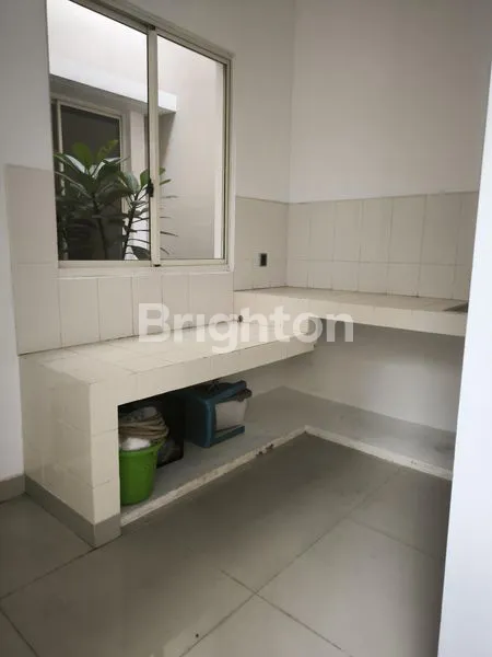 image RUMAH MEWAH 2 LANTAI DI PONDOK HIJAU GOLF, GADING SERPONG (5)