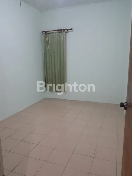 image RUMAH LAYAKHUNI DIJUAL HITUNG TANAH SAJA DKT RS PERSAHABATAN AKSES 3 MOBIL BISA UTK USAHA/RUMAH KOS (4)