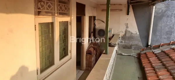 image RUMAH LAYAKHUNI DIJUAL HITUNG TANAH SAJA DKT RS PERSAHABATAN AKSES 3 MOBIL BISA UTK USAHA/RUMAH KOS (8)