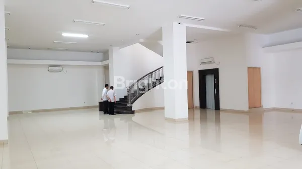 image GEDUNG PERKANTORAN JEMURSARI, MARGOREJO SURABAYA, 3 LANTAI+DEK (1)
