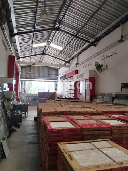 image RUKO STRATEGIS DI JALAN RAYA MAJAPAHIT SEMARANG (5)