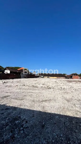 image TANAH PREMIUM SANUR 1500M2 DEKAT BYPASS & PANTAI - LINGKUNGAN VILLA (1)