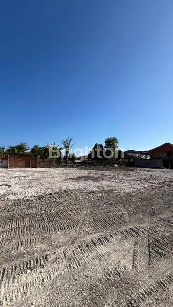 image TANAH PREMIUM SANUR 1500M2 DEKAT BYPASS & PANTAI - LINGKUNGAN VILLA (4)