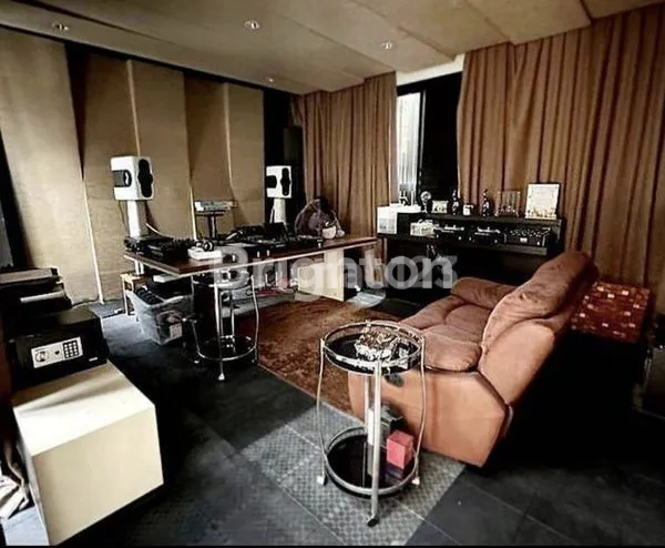 image RUMAH PIK ROME 10 X 25 FULL FURNISHED PANTAI INDAH KAPUK CLUSTER KUDA LAUT (8)