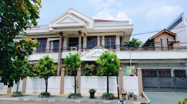 image DIJUAL RUMAH 2 LANTAI LOKASI DI NGINDEN INTAN - SURABAYA (1)