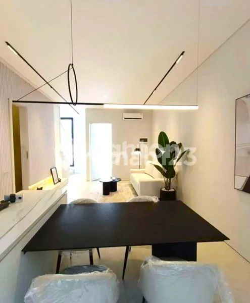 image RUMAH MODERN DI SUTOREJO UTARA JALAN UTAMA, FULL FURNISH DENGAN KONSEP TERKINI (3)