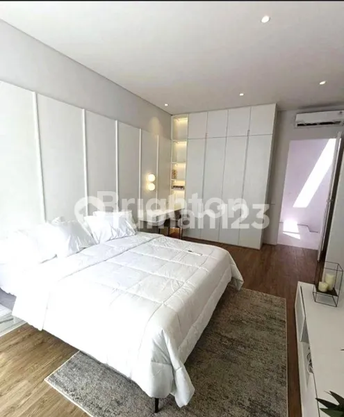 image RUMAH MODERN DI SUTOREJO UTARA JALAN UTAMA, FULL FURNISH DENGAN KONSEP TERKINI (6)