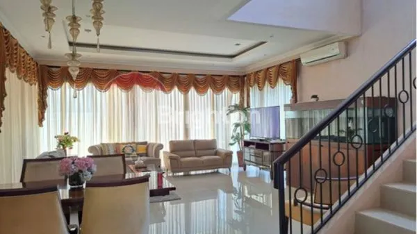 image RUMAH MEWAH 2 LANTAI FULL FURNISH DI RAFFLESIA TANJUNG BUNGA (3)