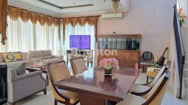 image RUMAH MEWAH 2 LANTAI FULL FURNISH DI RAFFLESIA TANJUNG BUNGA (5)