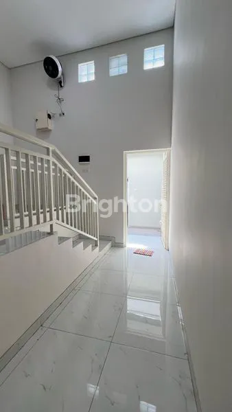 image RUMAH MEWAH 2 LANTAI SEMI FURNISH DI GRIYA KEBRAON - SHM (2)