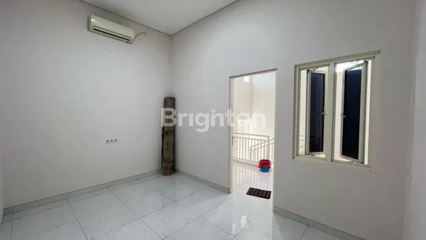 image RUMAH MEWAH 2 LANTAI SEMI FURNISH DI GRIYA KEBRAON - SHM (5)