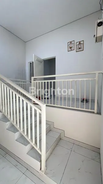 image RUMAH MEWAH 2 LANTAI SEMI FURNISH DI GRIYA KEBRAON - SHM (6)