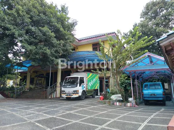 image RUMAH MEWAH 3 LANTAI + GAZEBO DI PESANGGRAHAN, COCOK UNTUK USAHA (6)