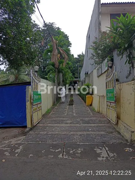 image RUMAH MEWAH 3 LANTAI + GAZEBO DI PESANGGRAHAN, COCOK UNTUK USAHA (7)