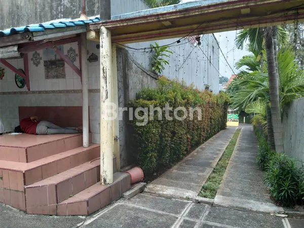 image RUMAH MEWAH 3 LANTAI + GAZEBO DI PESANGGRAHAN, COCOK UNTUK USAHA (8)