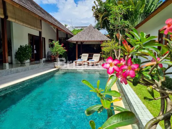 image FOR RENT – MODERN 3BR VILLA, 2 MINUTES TO BERAWA BEACH (2)