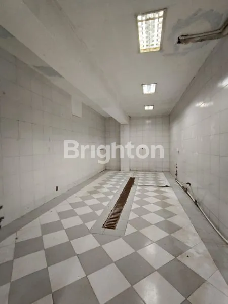 image GEDUNG DI KEMANG. BANGUNAN 3 LANTAI  (5)