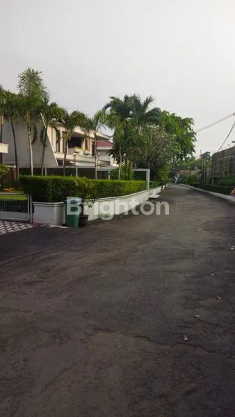 image TANAH BONUS 17 RUMAH MEWAH DI TB SIMATUPANG JAKARTA SELATAN (2)
