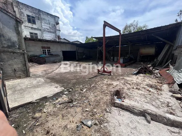 image GUDANG EX-WORKSHOP PREMIUM DI A. YANI, PARKIR LUAS & AKSES STRATEGIS (4)