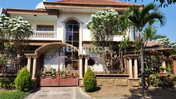 image RUMAH MEWAH 2 LANTAI HOOK 402M² DI PERMATA JINGGA MALANG (1)