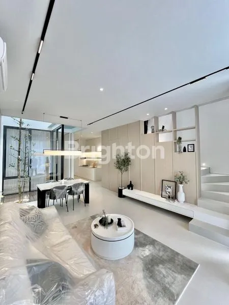 image RUMAH MEWAH 2 LANTAI FULL FURNISH DI MOJOARUM DHARMAHUSADA (2)