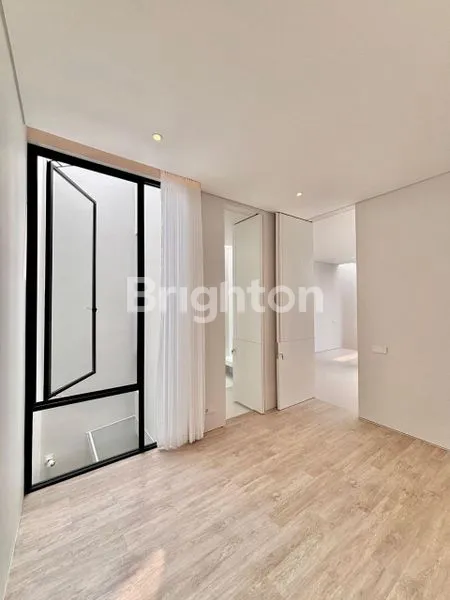 image RUMAH MEWAH 2 LANTAI FULL FURNISH DI MOJOARUM DHARMAHUSADA (4)