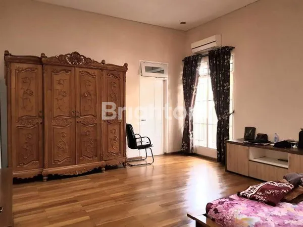 TURUN HARGA RUMAH SEMI FURNISH CANTIK TERAWAT DAN NYAMAN, RUMAH MINIMALIS LOKASI DEKAT JAVA MALL SEMARANG