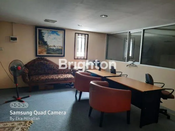 image RUKO TENGAH KOTA STRATEGIS DAN LUAS DI  TEBET (5)