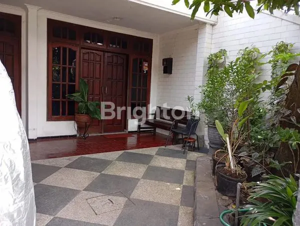 image RUMAH SIAP HUNI PUSAT KOTA DEKAT UNAIR (2)