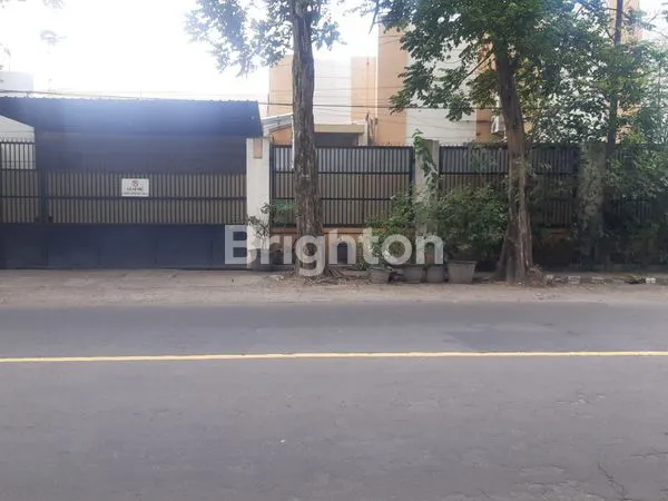 image RUMAH STRATEGIS DIPINGGIR JALAN NASIONAL  (1)