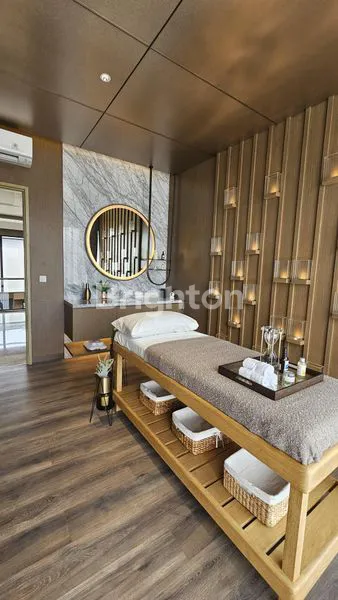 image RUMAH MEWAH 3 LANTAI NAVAPARK BSD, 6KT, PRIVATE LIFT, SMART HOME (8)